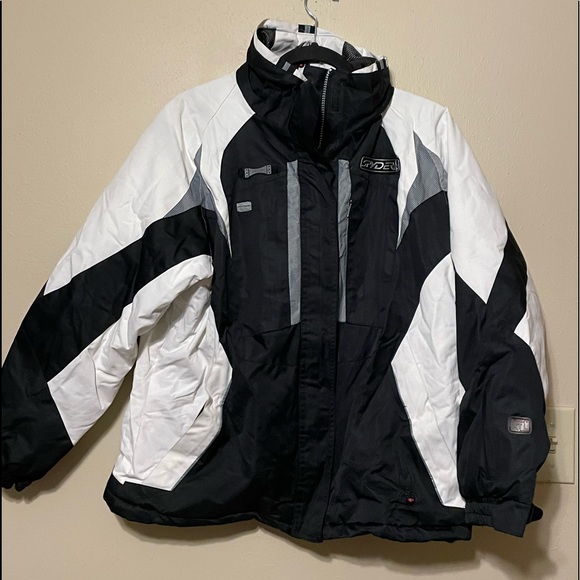 Spyder Women's Ski Jacket Black & white Size XL